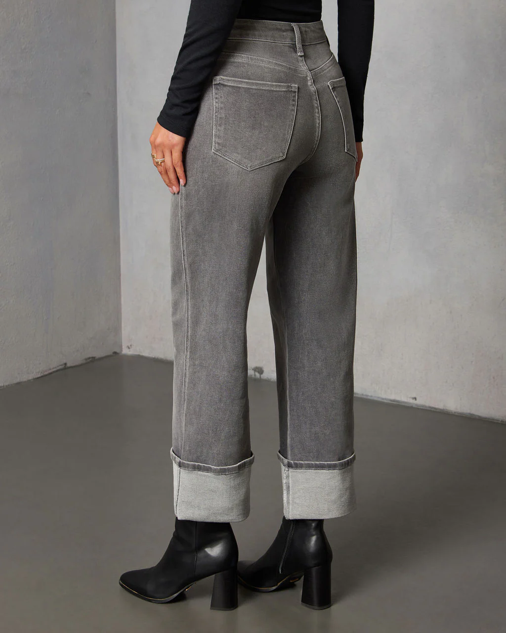 Amiri Super Stretch High Rise Straight Jeans - Image 4