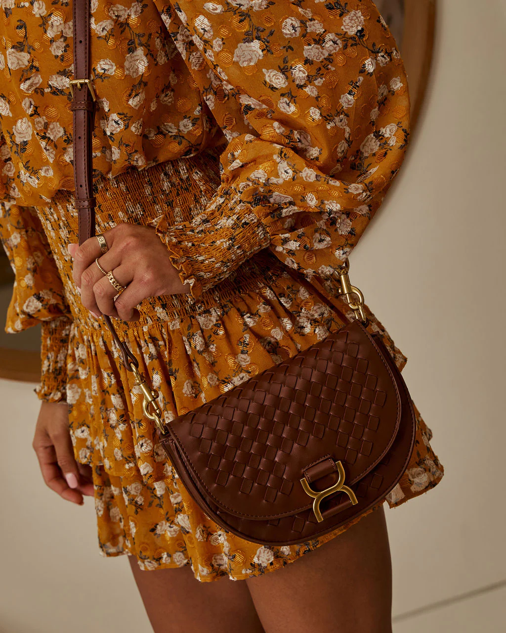 Annalyn Woven Crossbody Bag - Image 13