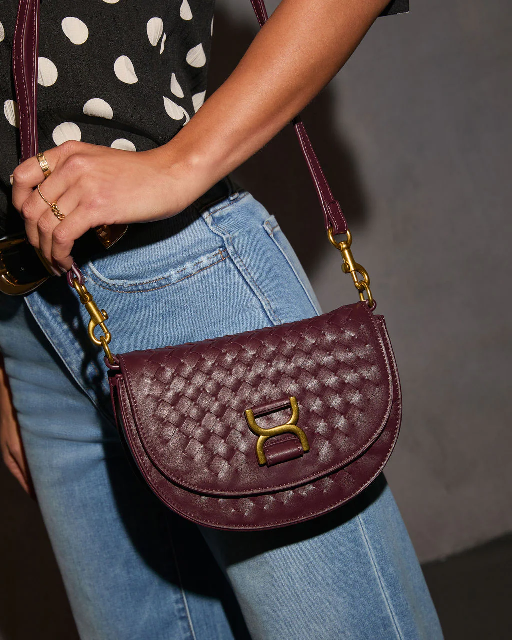Annalyn Woven Crossbody Bag - Image 9