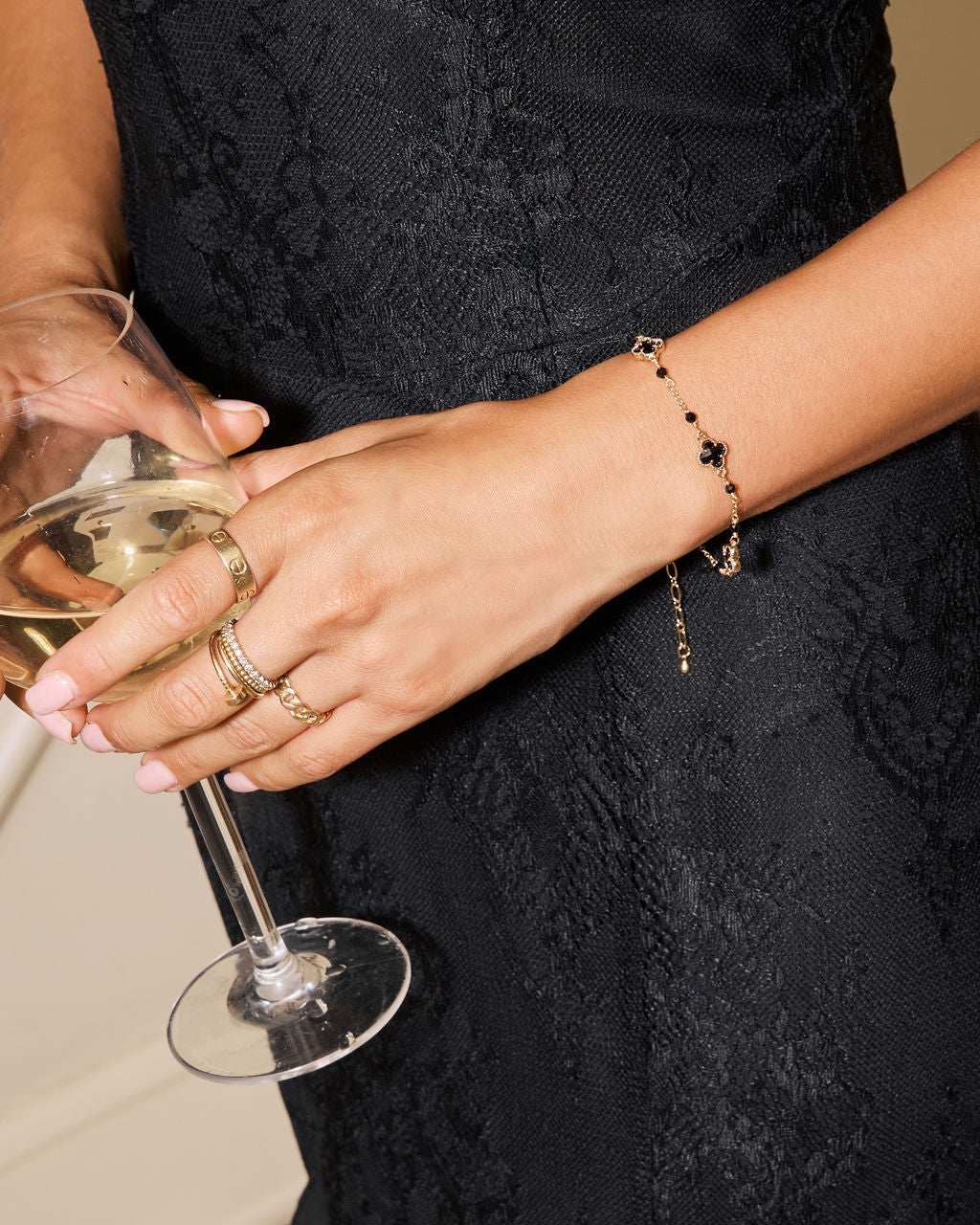 Arine Dainty Clover Bracelet - Image 2
