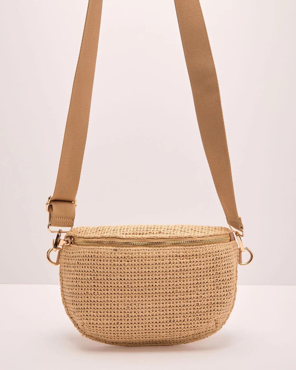 Beach Getaway Woven Straw Belt Bag - Image 2