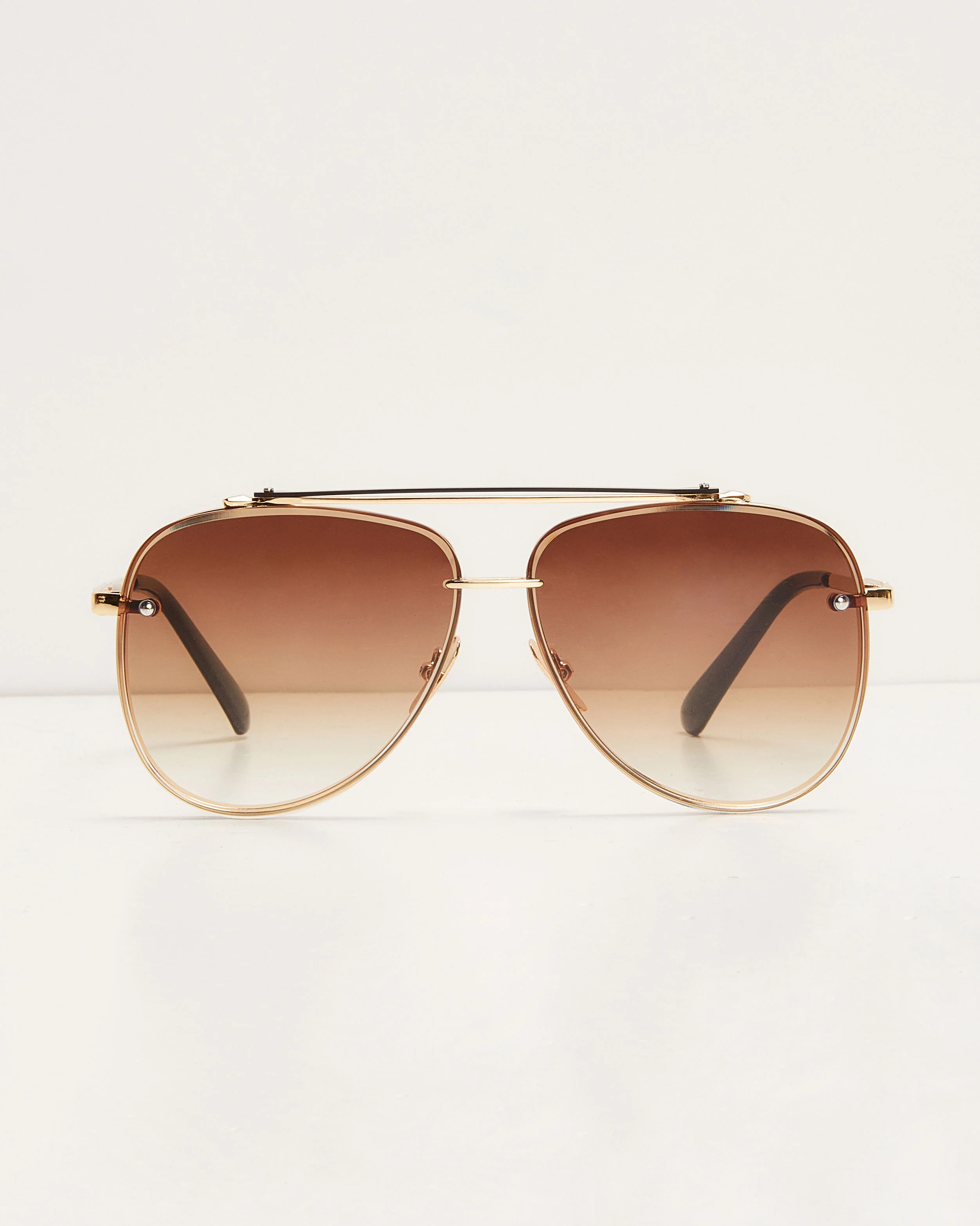 Berlin Ombre Oversized Aviator Sunglasses - Image 3