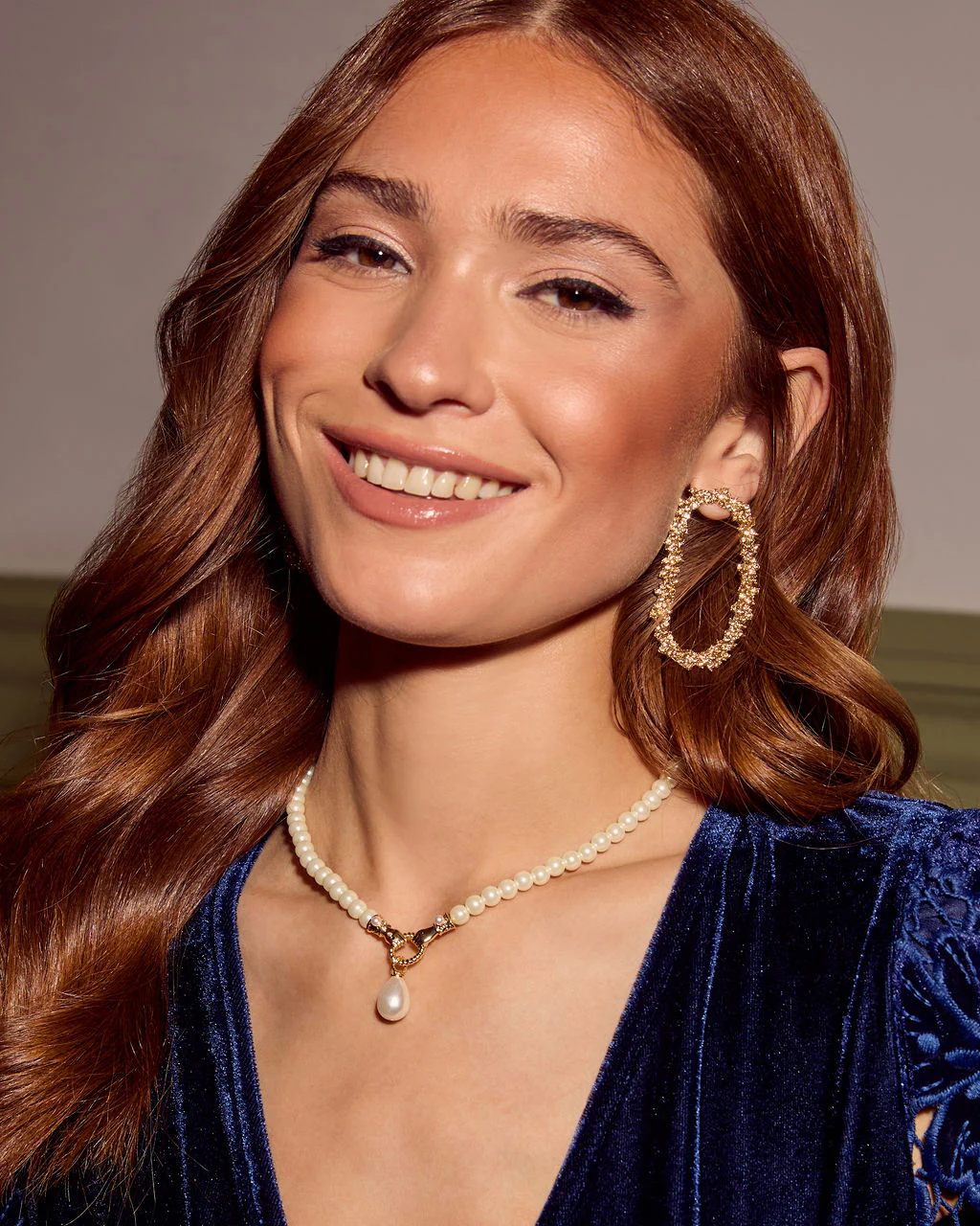 Bernice Pearl Pendant Necklace - Image 2
