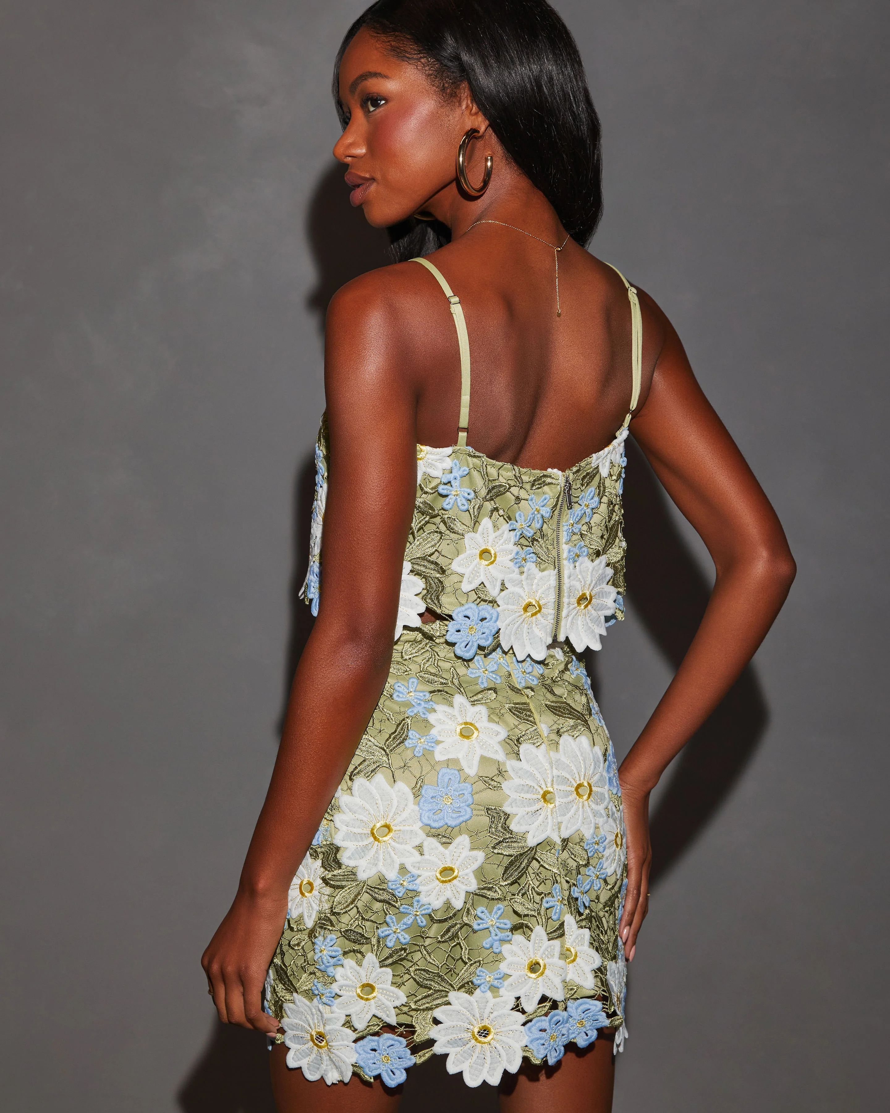 Daisy Floral Applique Sleeveless Crop Top - Image 4