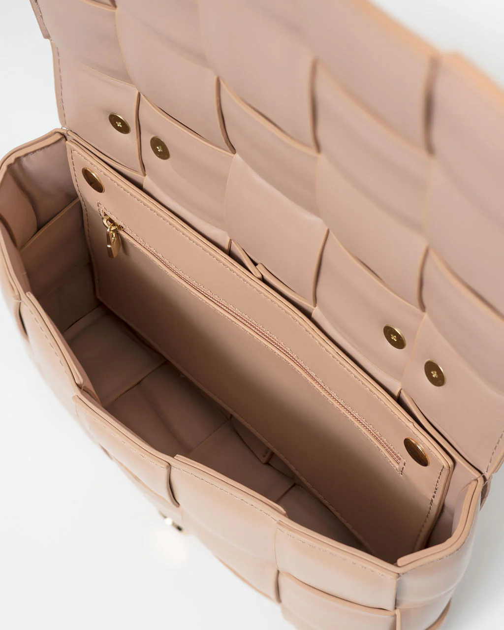 Desire Padded Woven Chain Handbag - Image 11