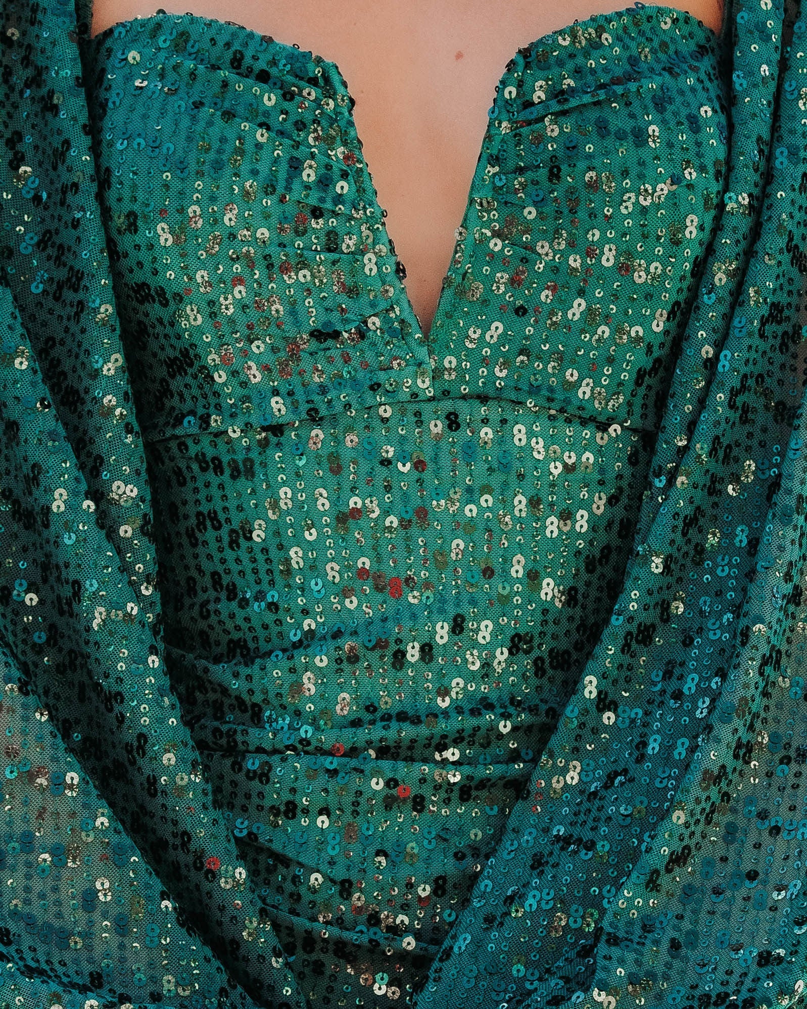 Draw Attention Sequin Bodycon Dress - Image 5