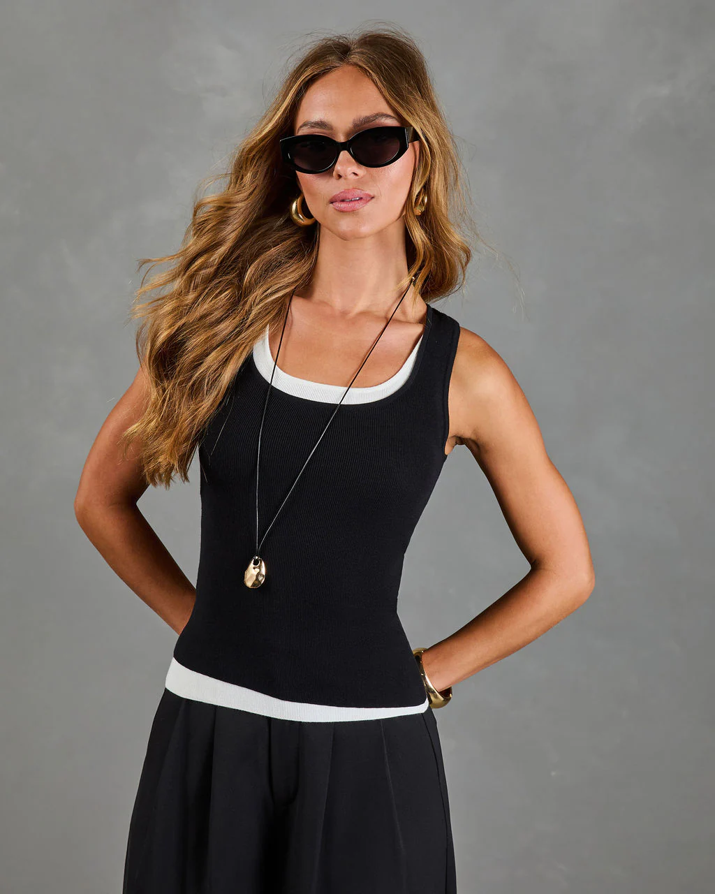Effortless Frame Contrast Dual Layer Tank Top - Image 6