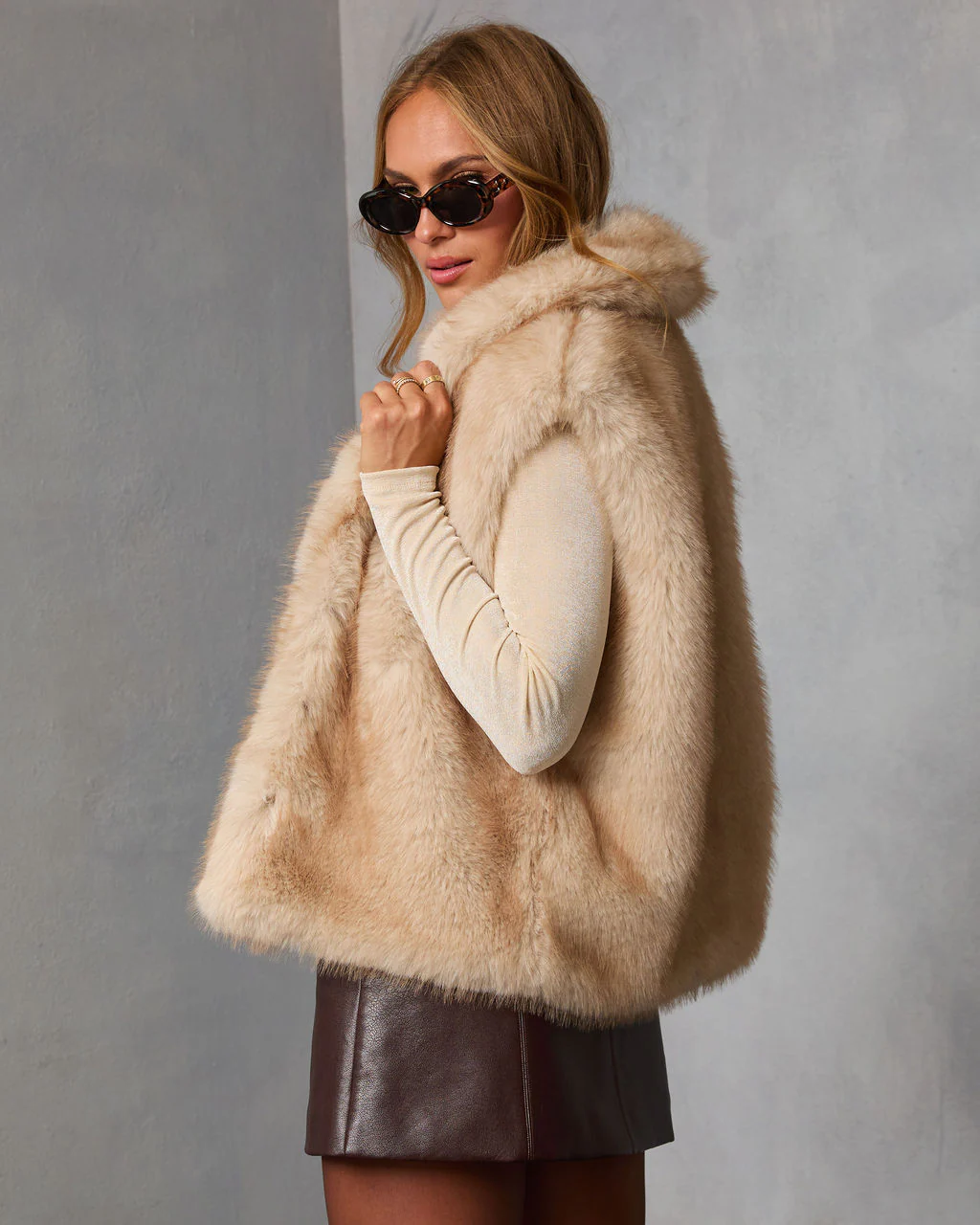 Elowen Sage Faux Fur Vest - Image 4