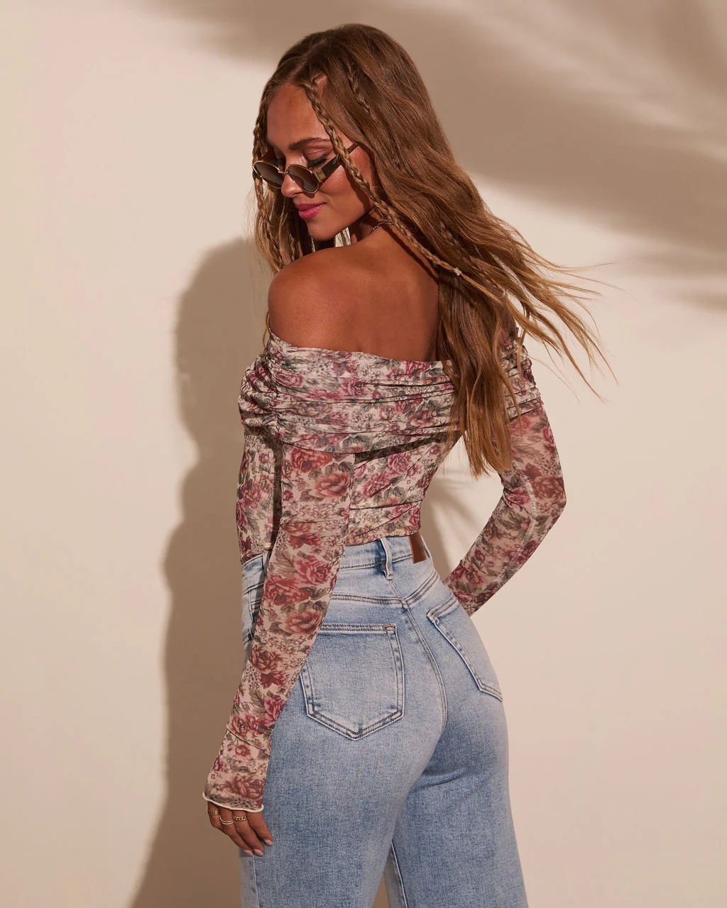Everlie Off The Shoulder Bodysuit - Image 4