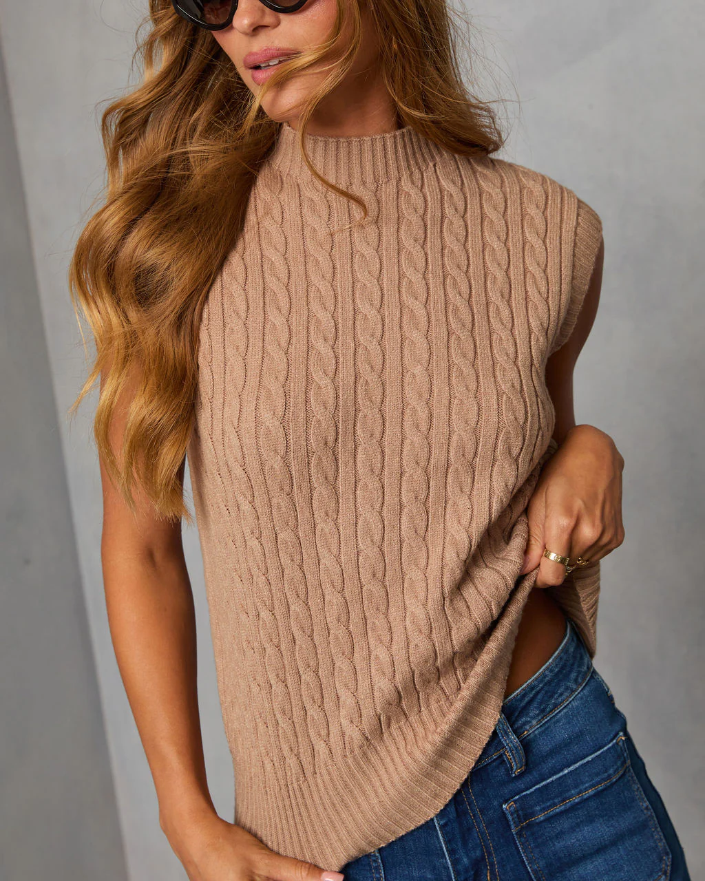 Felmena Cable Knit Sleeveless Sweater - Image 6