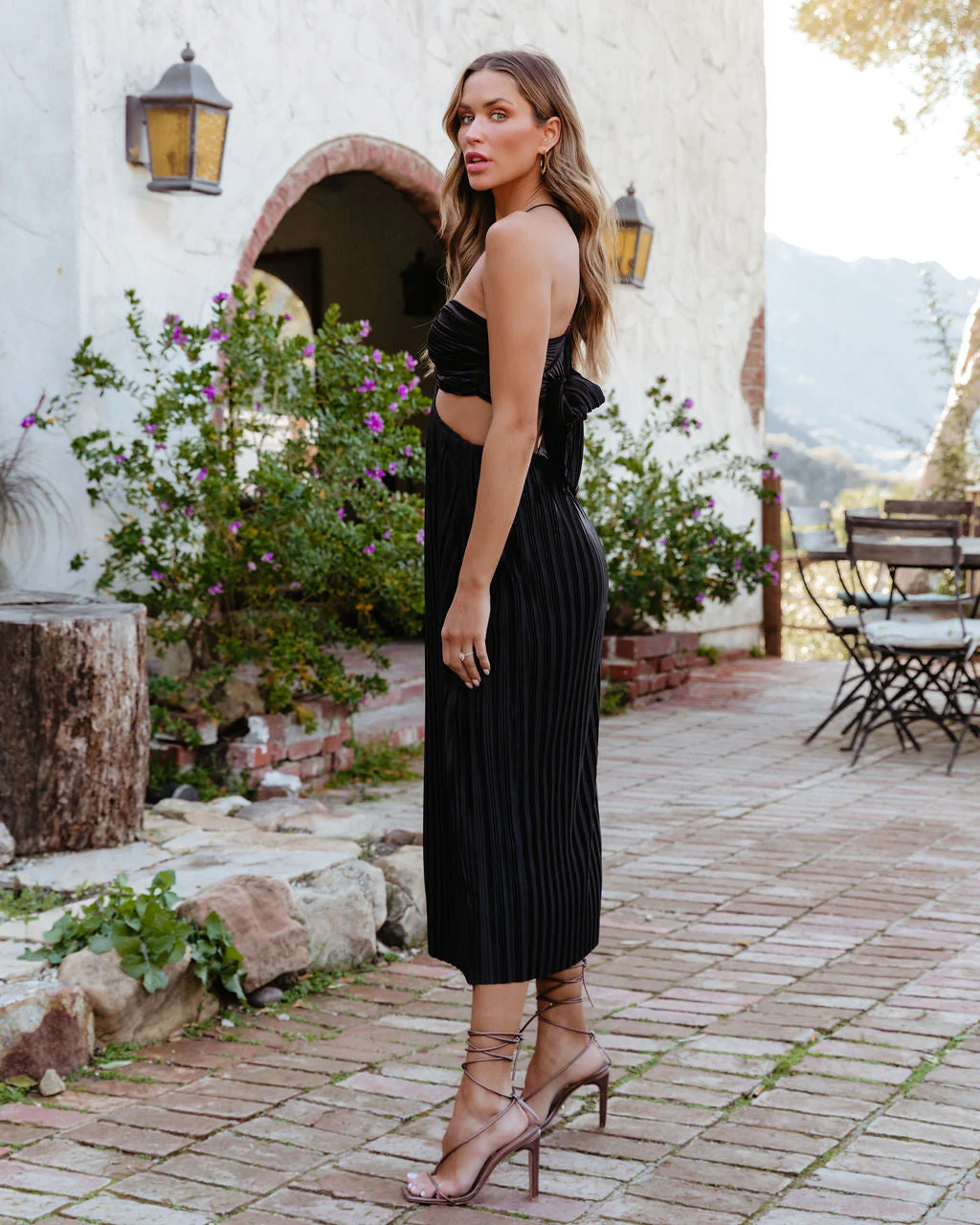 Hollywood Dreams Pleated Tie Back Midi Dress - Image 29