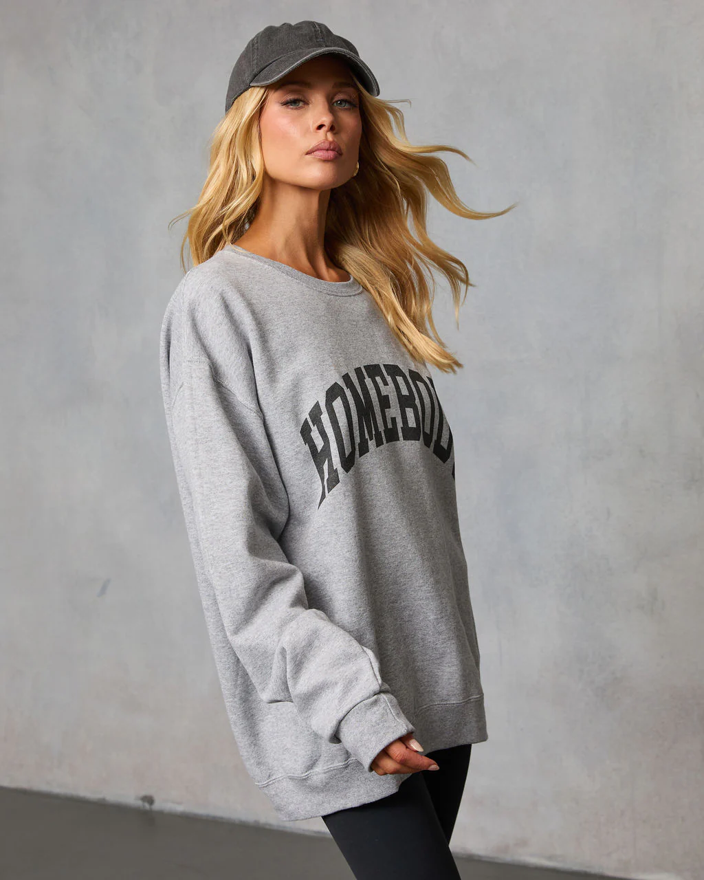 Homebody Chic Graphic Sweatshirt - Image 3