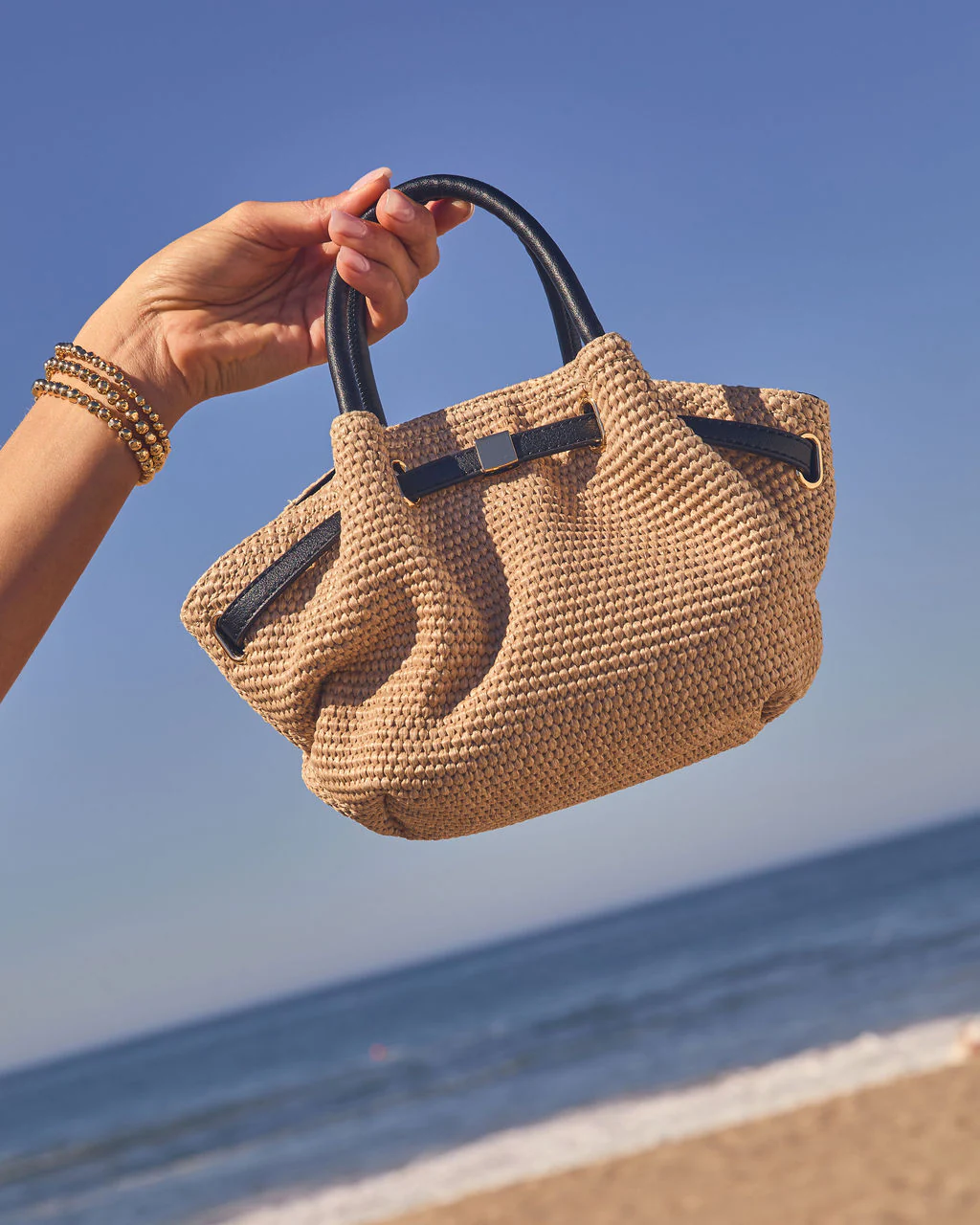 Island Reverie Belted Woven Straw Trapeze Bag - Image 5