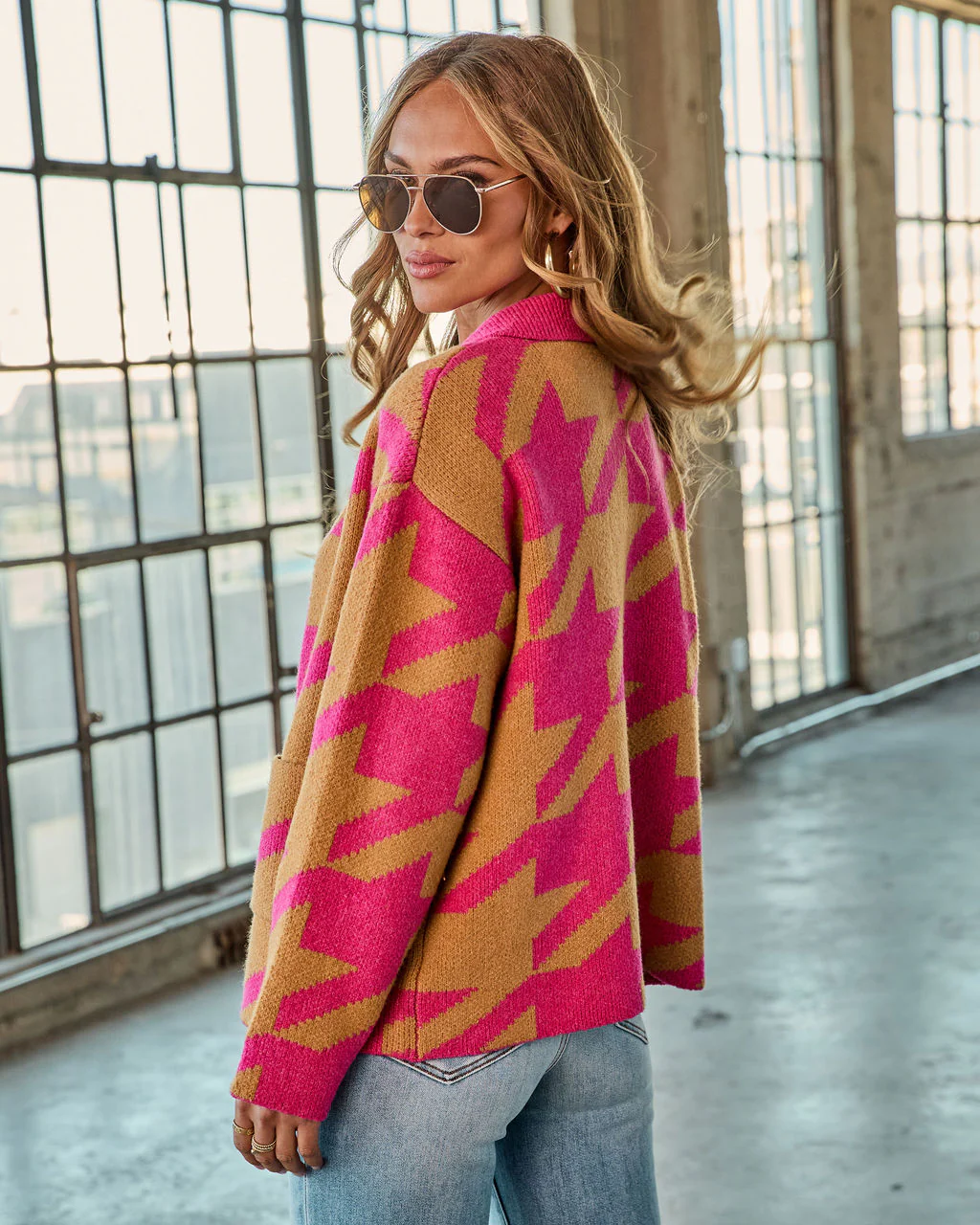Karesti Oversized Houndstooth Sweater - Image 4