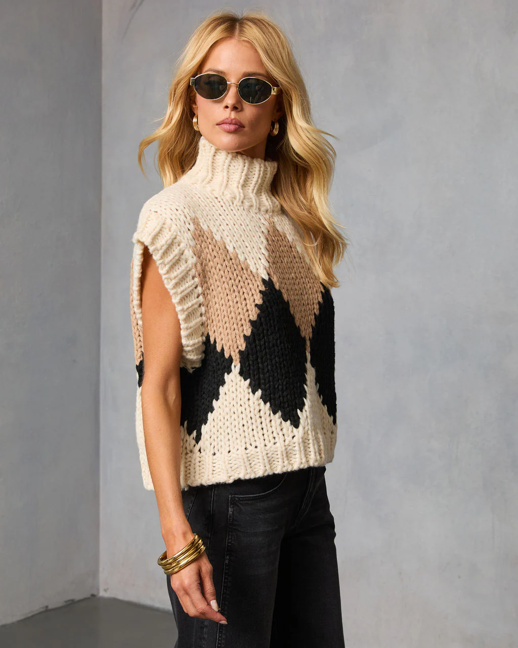 Levvey Turtleneck Aryle Print Sweater - Image 3