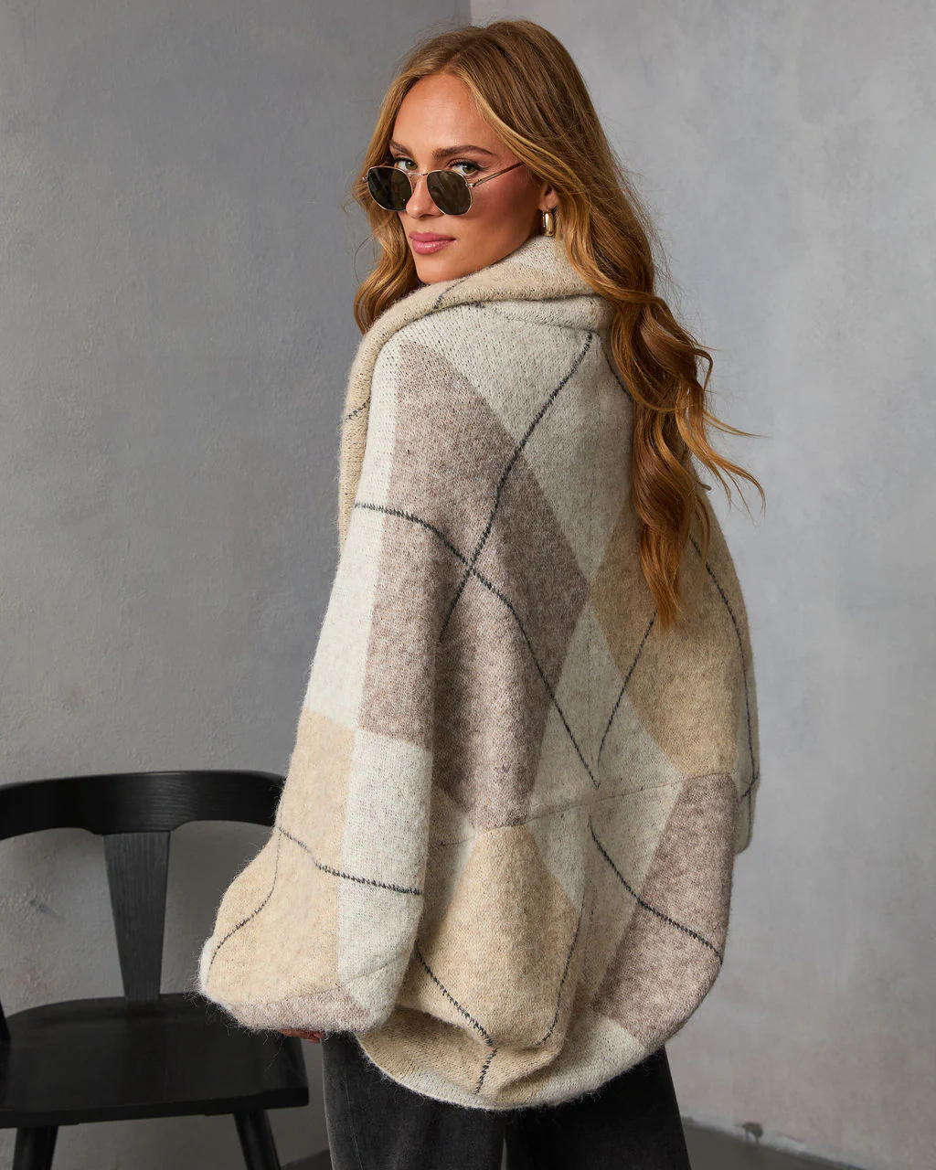 Marenne Cropped Argyle Print Cardigan - Image 10