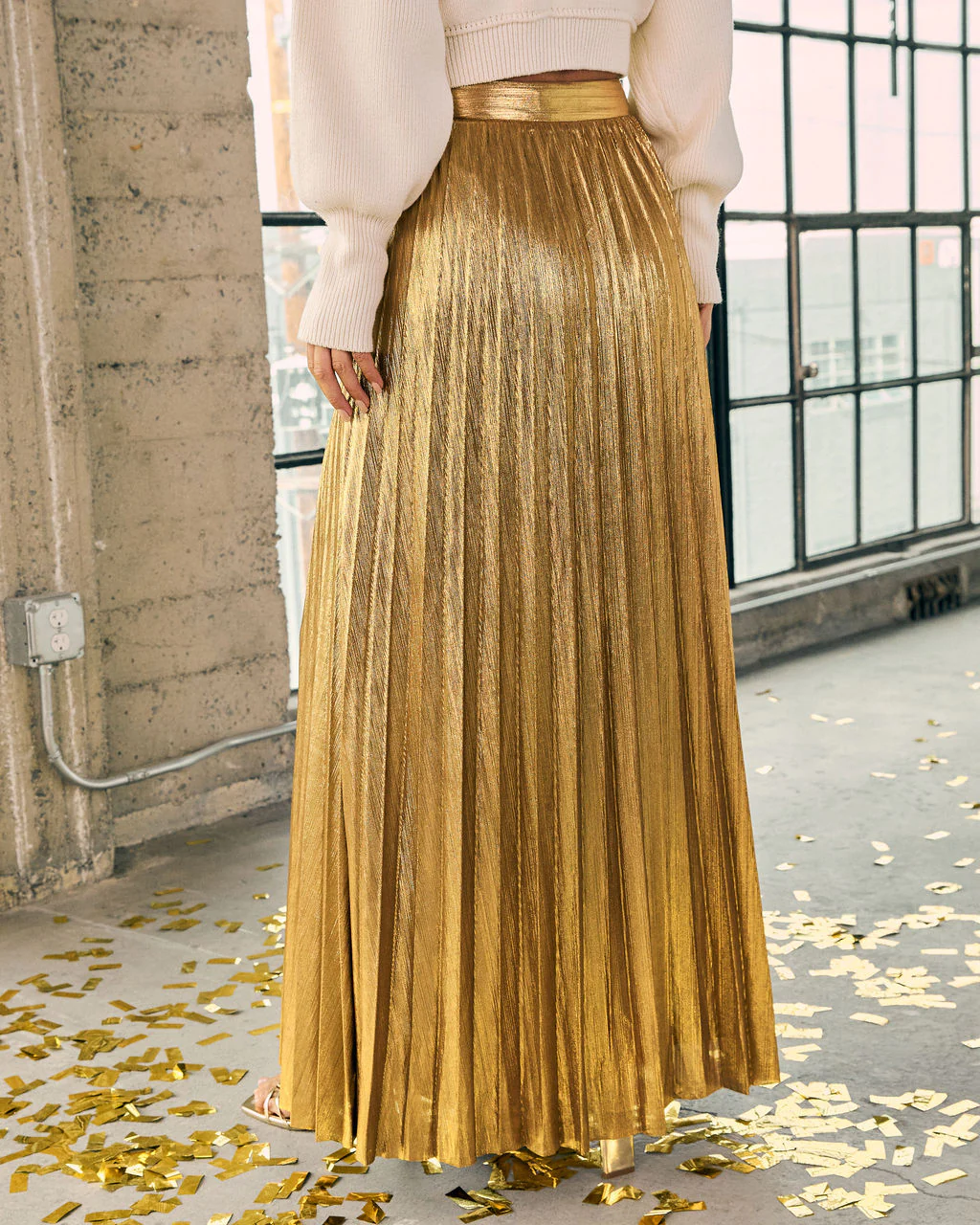 Maxeen Pleated Metallic Maxi Skirt - Image 4
