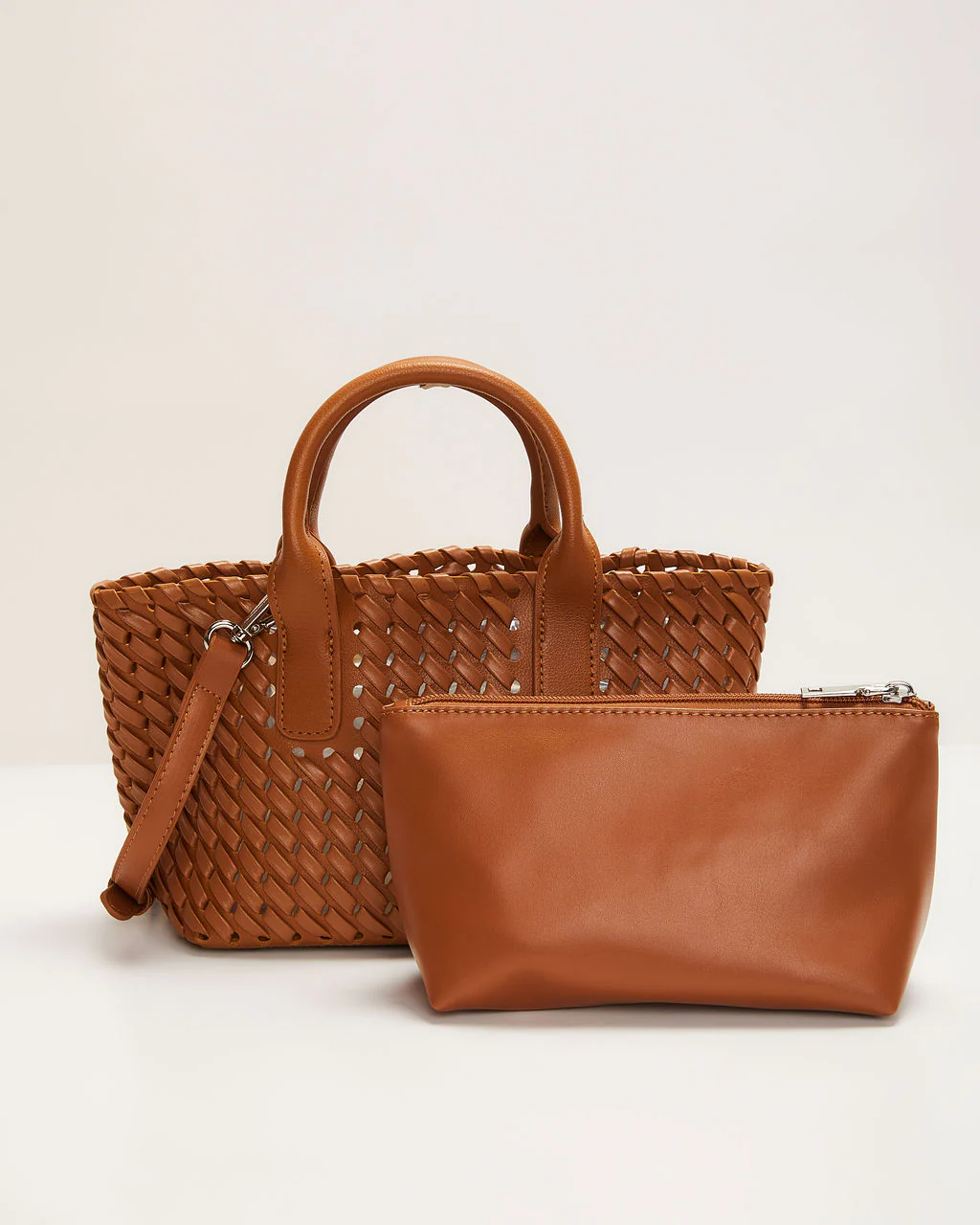 Picnic Date Woven Top Handle Tote Bag - Image 4