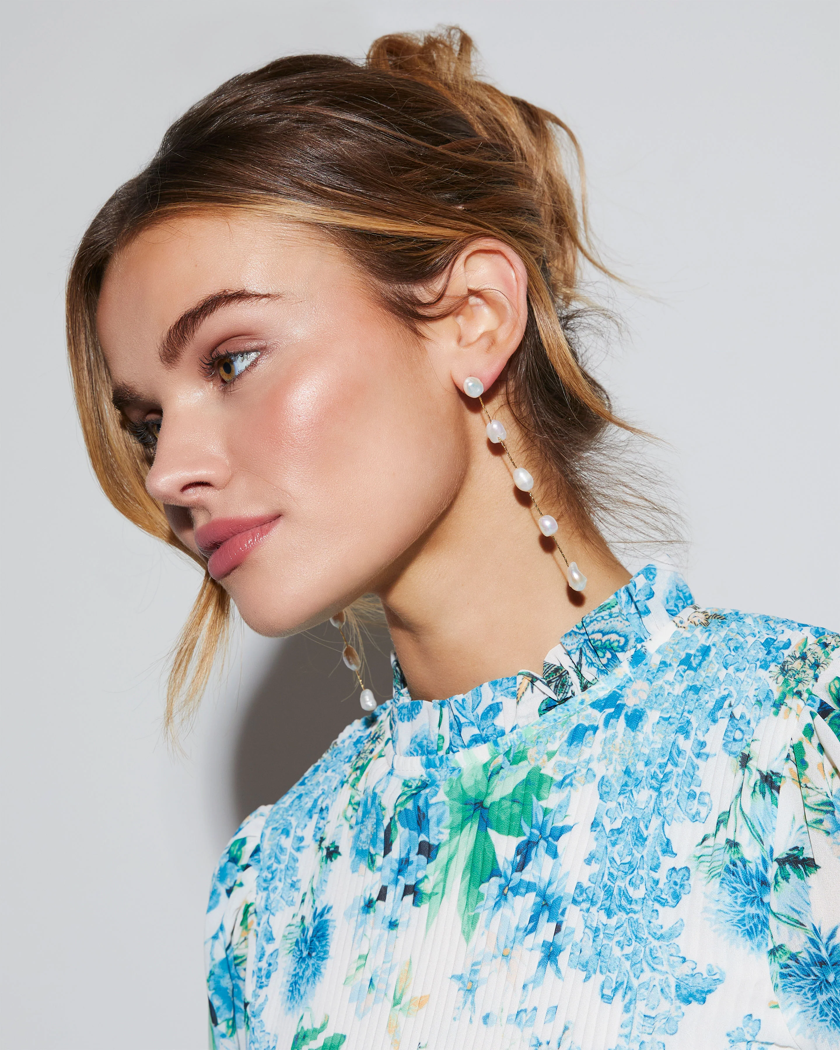 Quinn Pearl Drop Earrings - Image 4