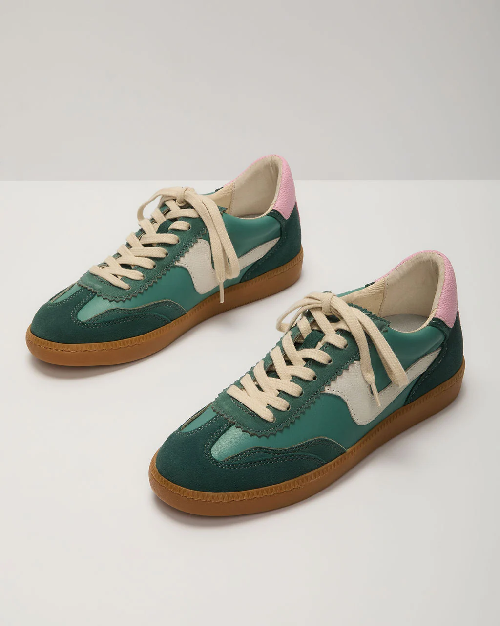 Right Catch Sneakers - Image 23