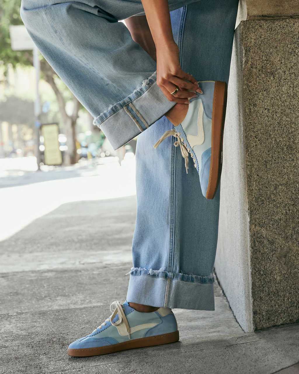 Right Catch Sneakers - Image 4