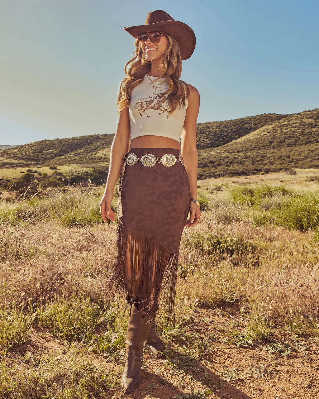 Rodeo Reverie Cropped Graphic Tank Top - Image 2