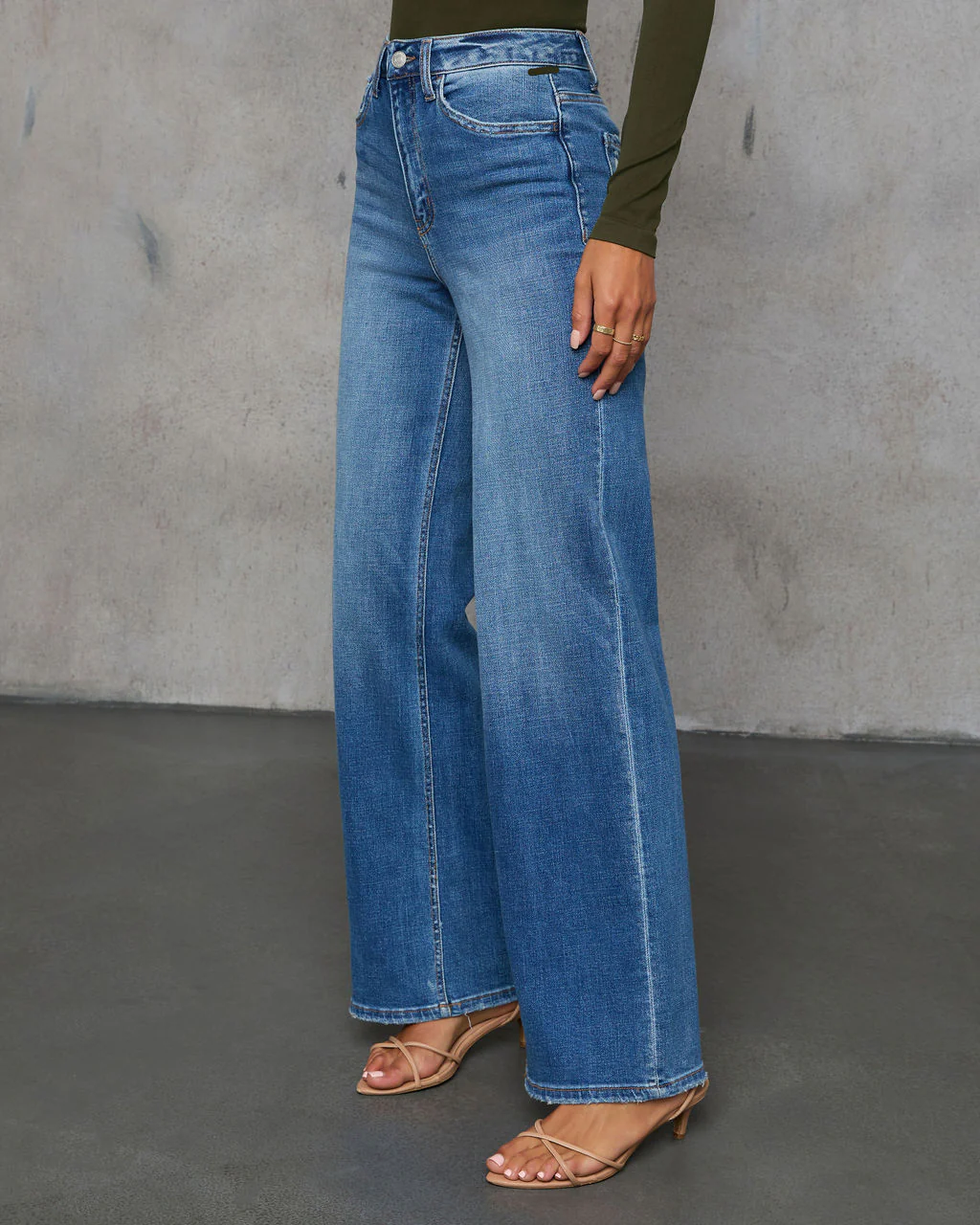 Silverstone 90's Vintage Wide Leg Jeans - Image 3