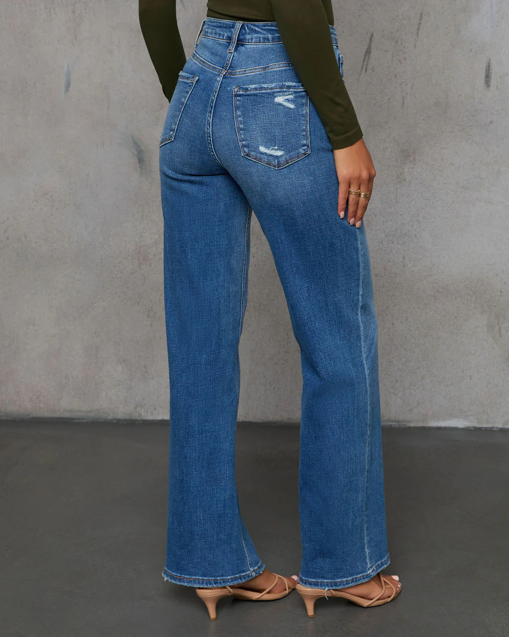 Silverstone 90's Vintage Wide Leg Jeans - Image 4