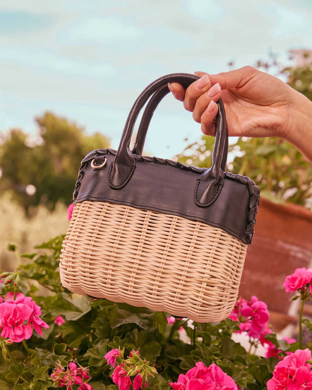 Sunelle Straw Basket Color Block Handbag - Image 5