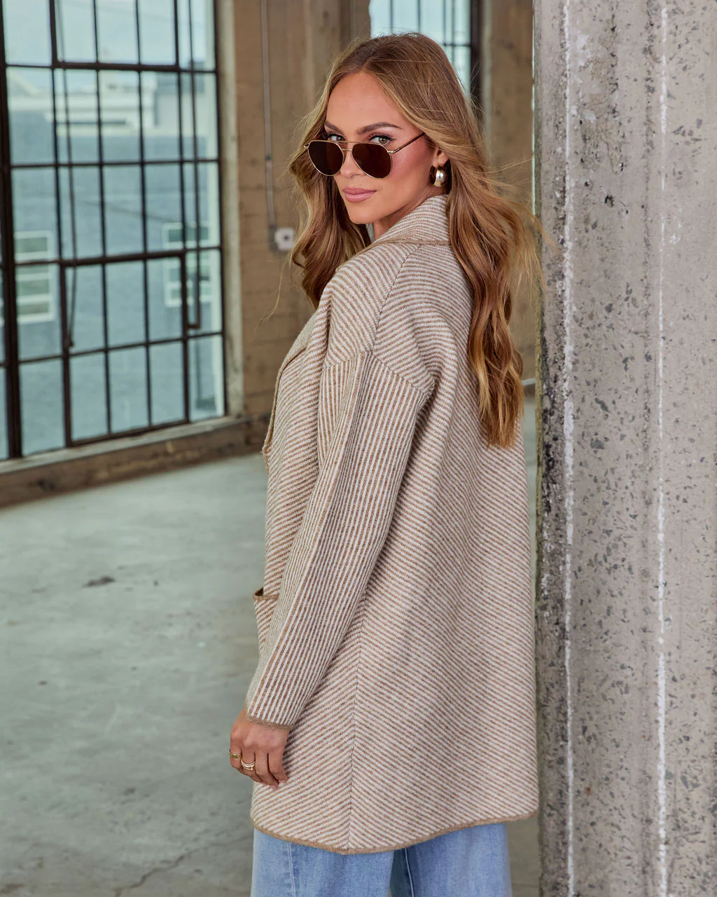 Vellaro Herringbone Knit Cardigan - Image 4
