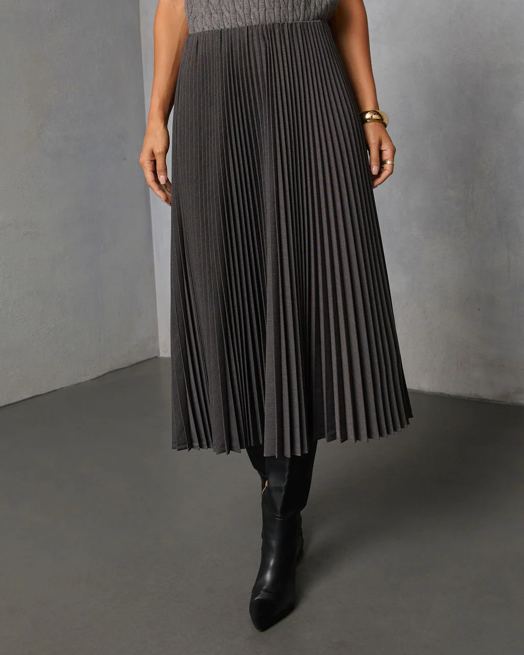 Vionette Pleated Midi Skirt - Image 2