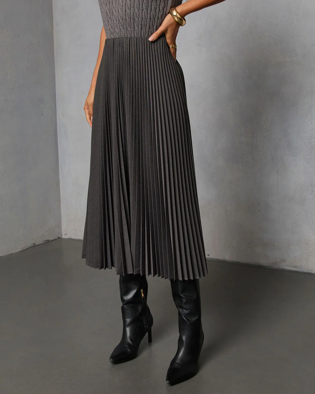 Vionette Pleated Midi Skirt - Image 3
