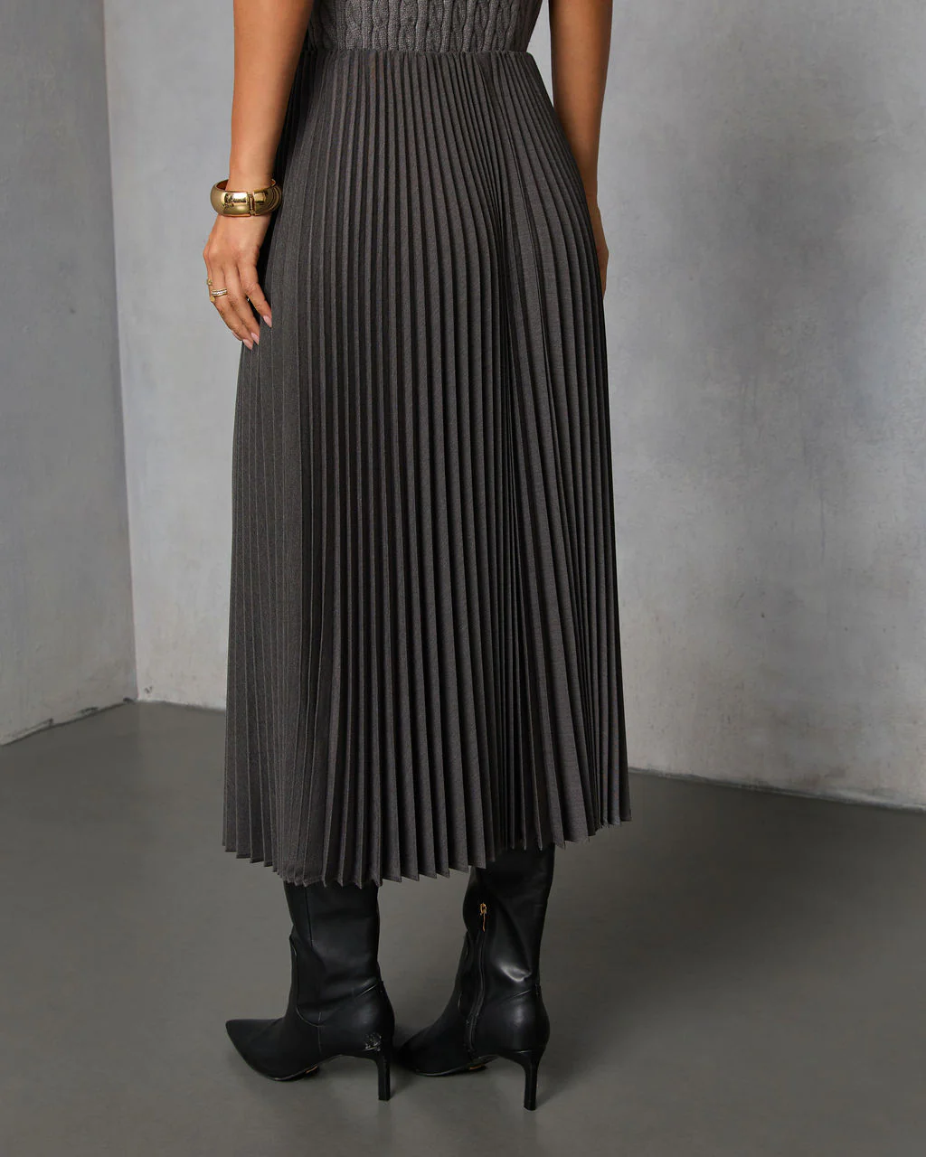 Vionette Pleated Midi Skirt - Image 4